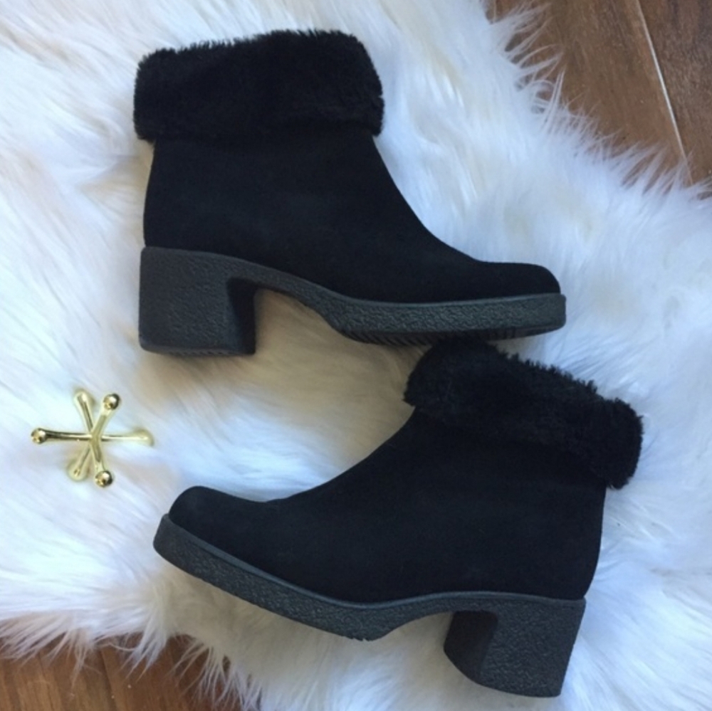 La CANADIENNE Black Fur-Trimmed Winter Boots